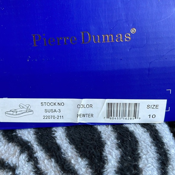 **BRAND NEW** PLEASE HUY, moving! Size 10 Pewter Sandals - Picture 4 of 4